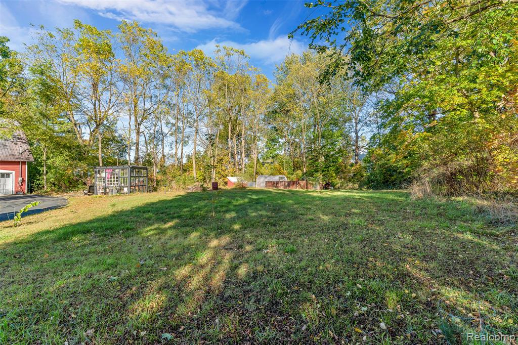 327 Reid Road, Grand Blanc, MI 48439 — Photo 49