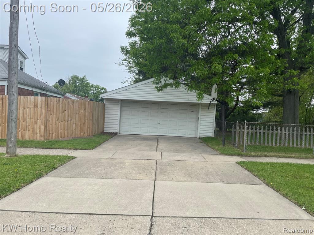 16853 Lincoln Avenue, Eastpointe, MI 48021 — Photo 27