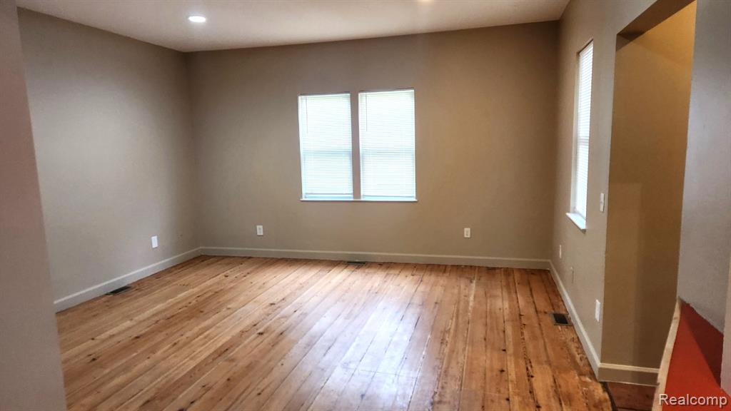 98 ELDREDGE Street, Mount Clemens, MI 48043 — Photo 4