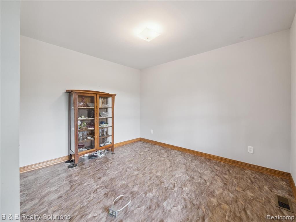 8560 Hough Road, Almont, MI 48003 — Photo 20