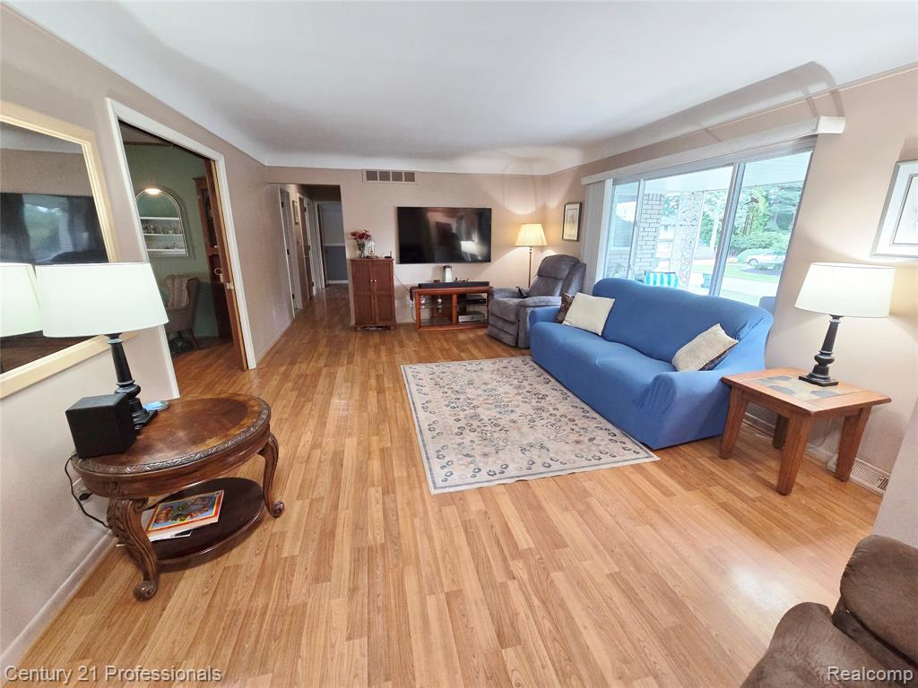 650 Longford Drive, Rochester Hills, MI 48309 — Photo 4