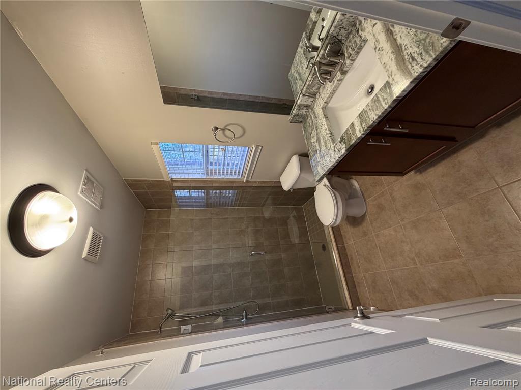 8455 Williamstown Drive, Shelby Twp, MI 48316 — Photo 14