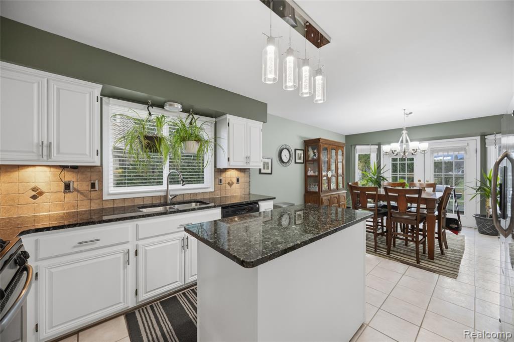 53071 Gregory Drive, Macomb, MI 48042 — Photo 10
