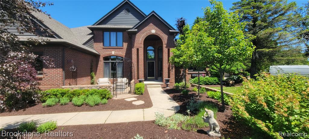 1270 Gleneagles, Highland, MI