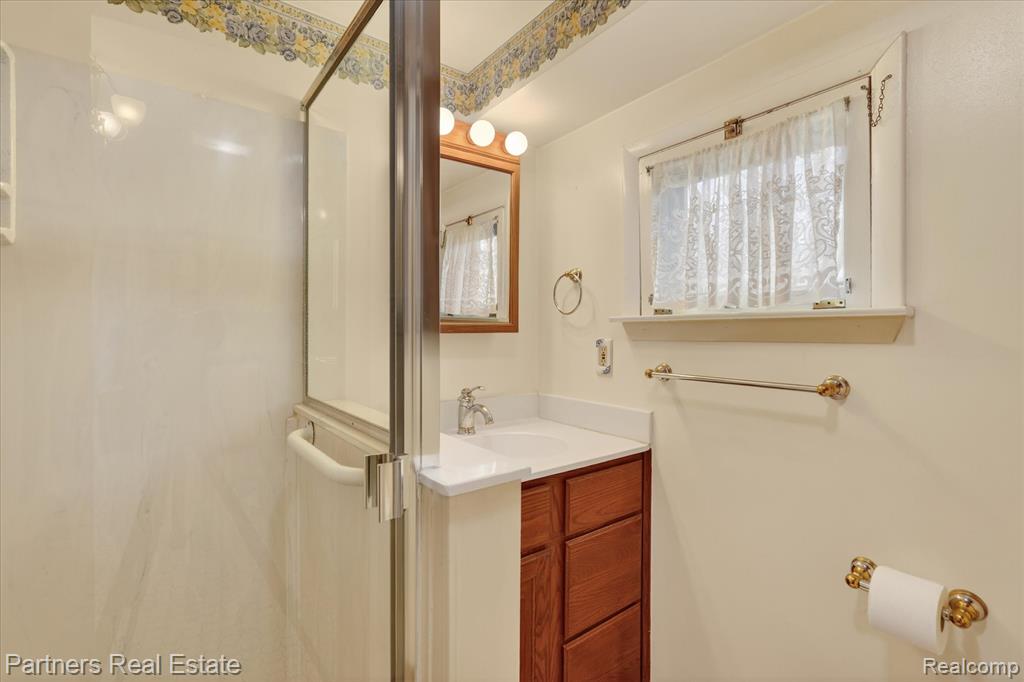 415 W Sibley Street, Howell, MI 48843 — Photo 16