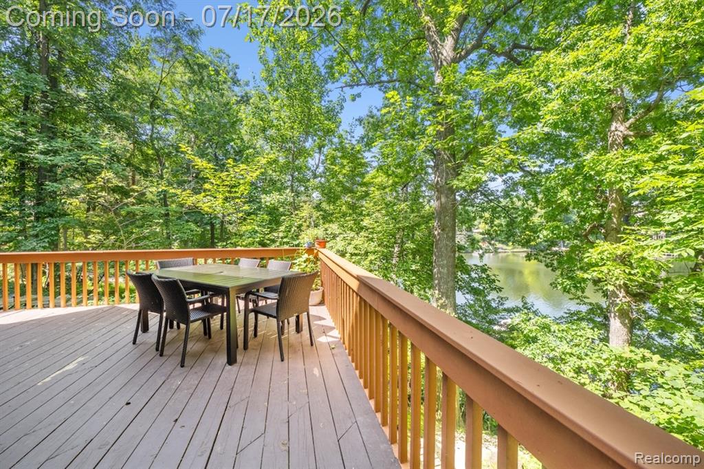 7375 Parkwood Drive, Fenton, MI 48430 — Photo 45