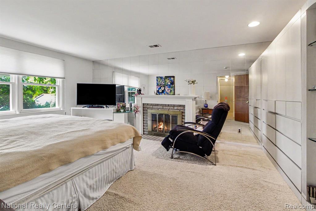 5535 Pembury Lane, West Bloomfield, MI — Photo 17