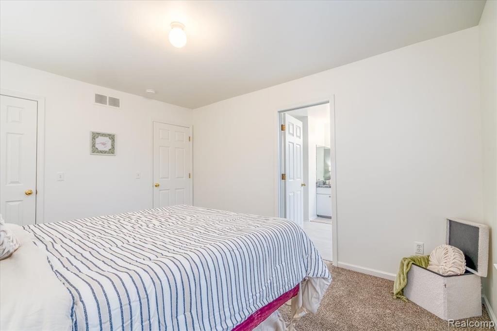 4509 Hunters Circle E, Canton, MI 48188 — Photo 23