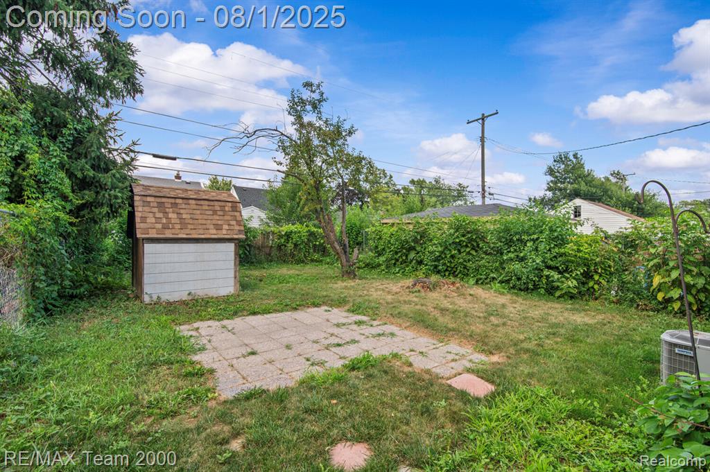 562 Mill Street, Lincoln Park, MI 48146 — Photo 25