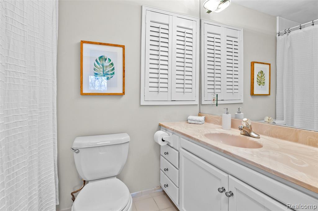 7260 Cottonwood, West Bloomfield, MI — Photo 27