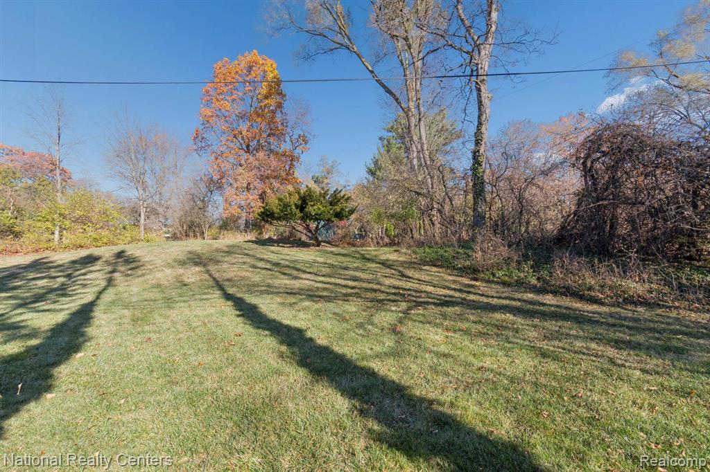 5621 Eastman Boulevard, West Bloomfield, MI 48323 — Photo 58