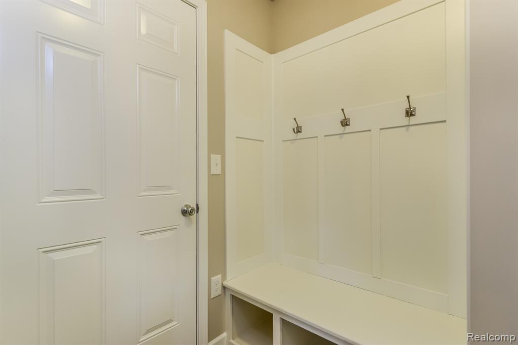 2110 Stillwater Drive, Davison, MI 48423 — Photo 10