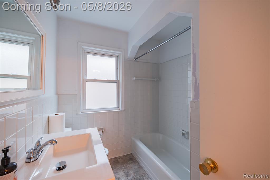 13352 Borgman Avenue, Huntington Woods, MI — Photo 14