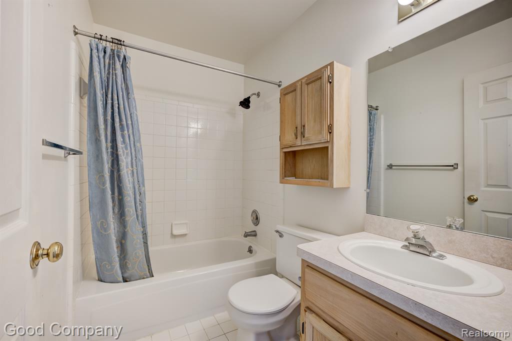 45293 HORSESHOE Circle, Canton, MI 48187 — Photo 22