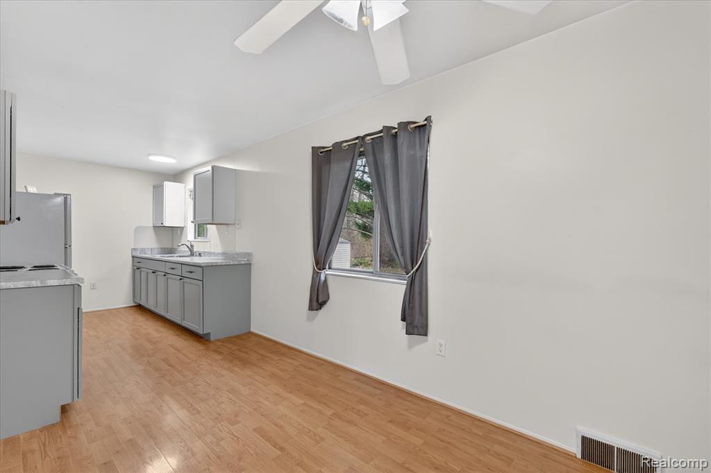 4739 Joan Lane, Pinckney, MI 48169 — Photo 11