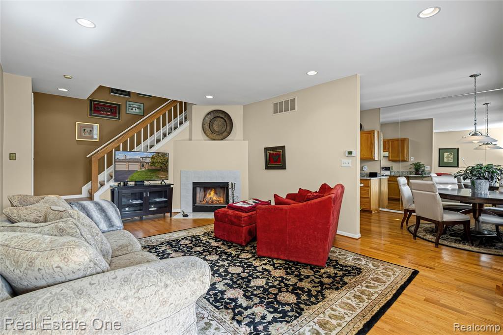 38494 Windsor, 54, Farmington Hills, MI 48331 — Photo 8