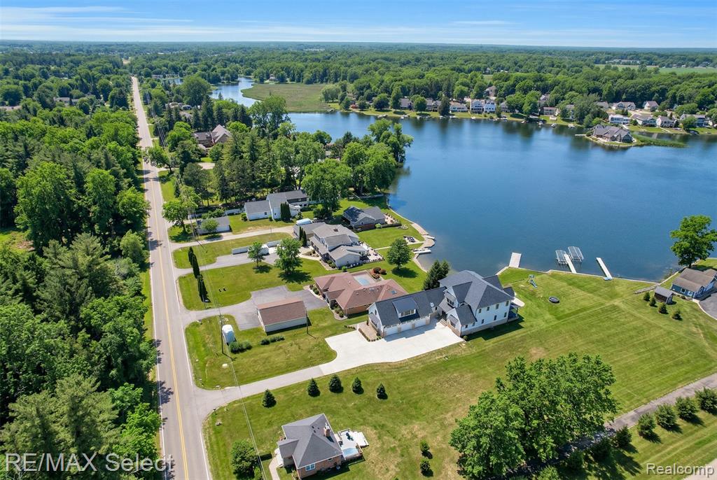 2208 Grove Park Road, Fenton, MI, 48430