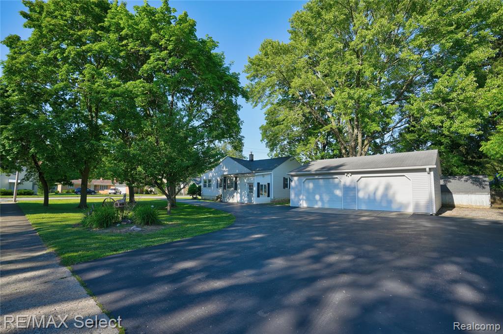 406 E Vienna Street, Clio, MI 48420 — Photo 6