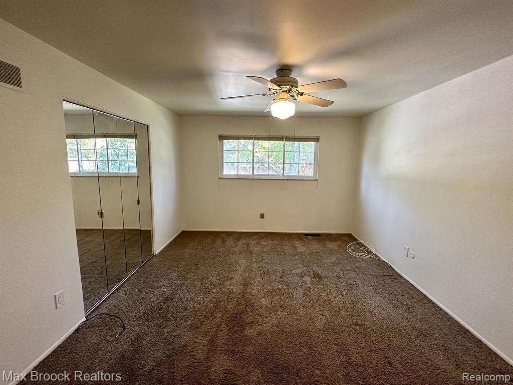740 E FOX HILLS Drive, Bloomfield Hills, MI 48304 — Photo 14