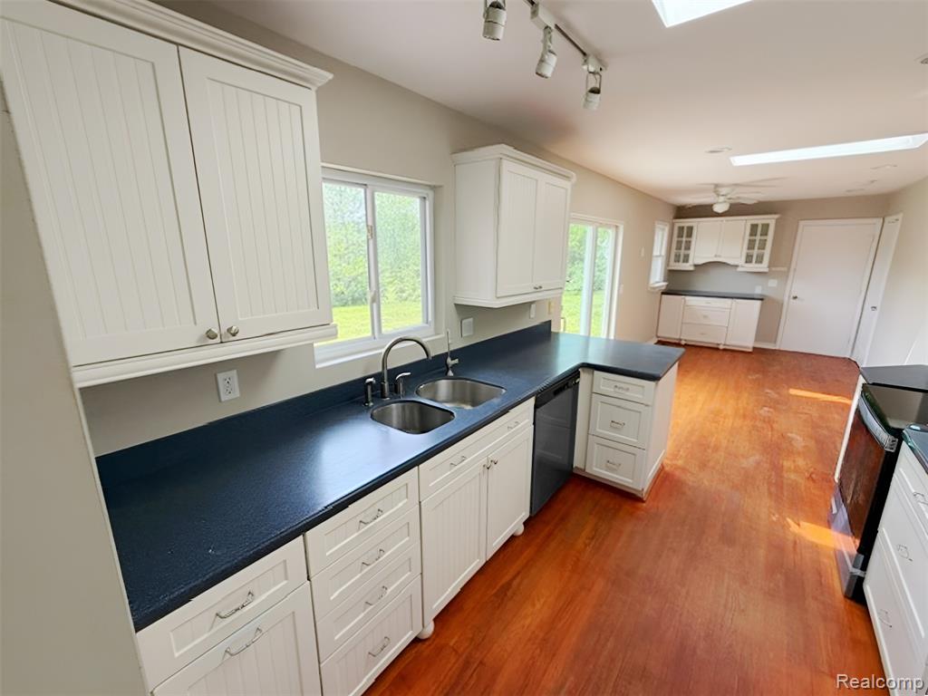 140 DARWIN Road, Pinckney, MI 48169 — Photo 14