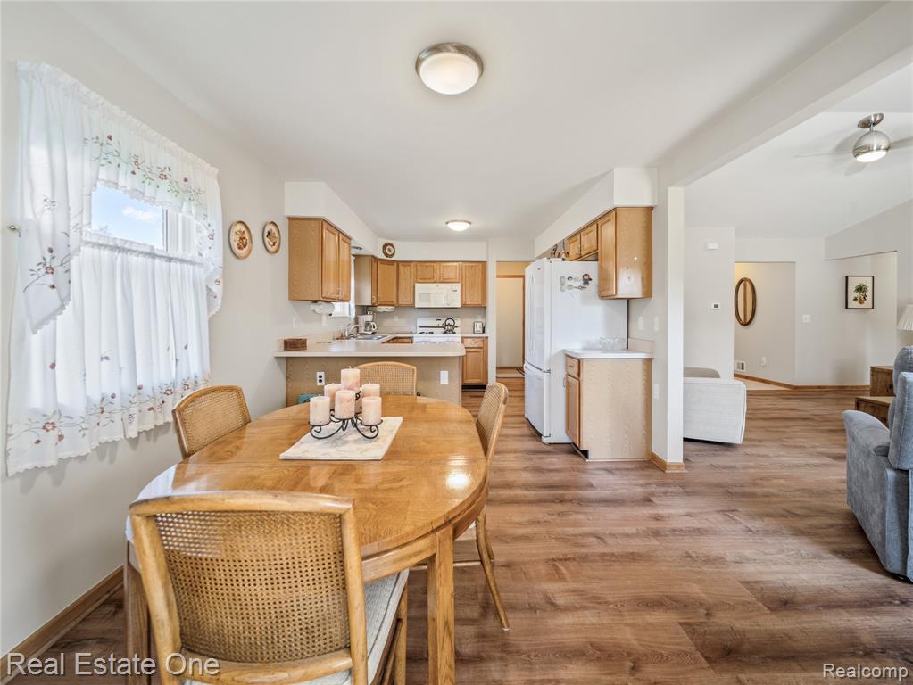 636 Vincent Street, Pinckney, MI 48169 — Photo 8