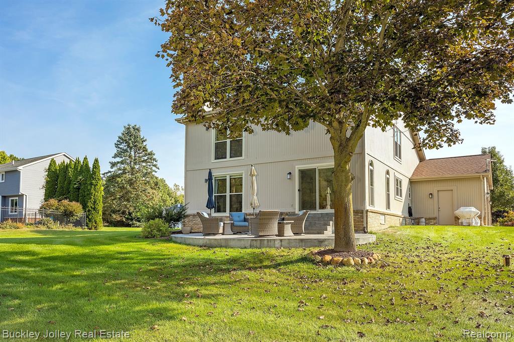 2038 CUMBERLAND Drive, Brighton, MI 48114 — Photo 32