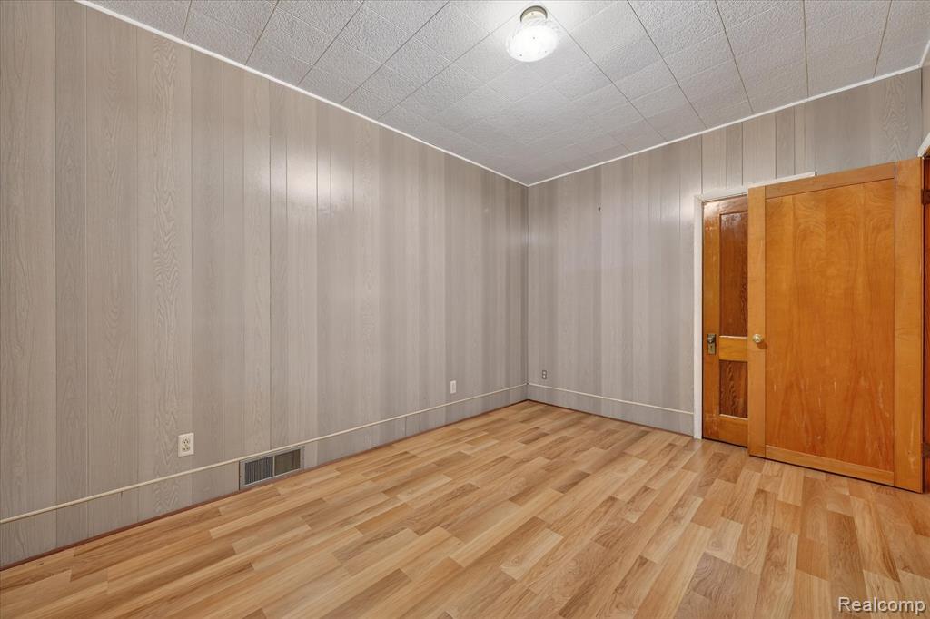 5086 Casmere Street, Detroit, MI 48212 — Photo 12