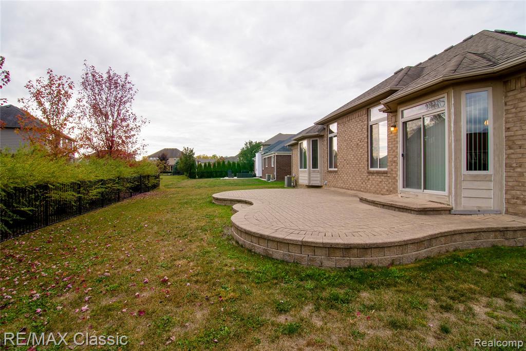 50416 Pinnacle Woods Lane, Macomb, MI 48042 — Photo 6