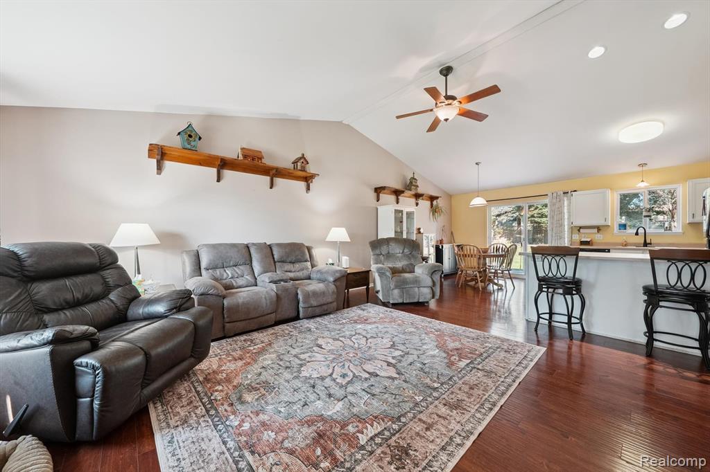 6358 Windham Place, Grand Blanc, MI 48439 — Photo 7