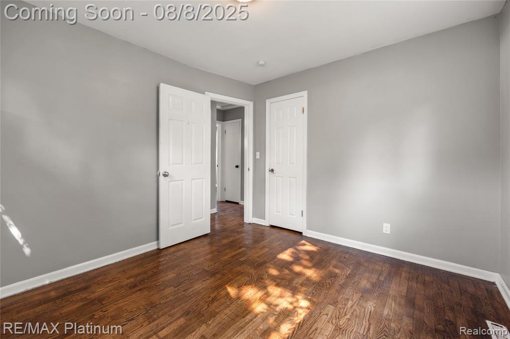 708 Elmwood Drive, Fenton, MI 48430 — Photo 10