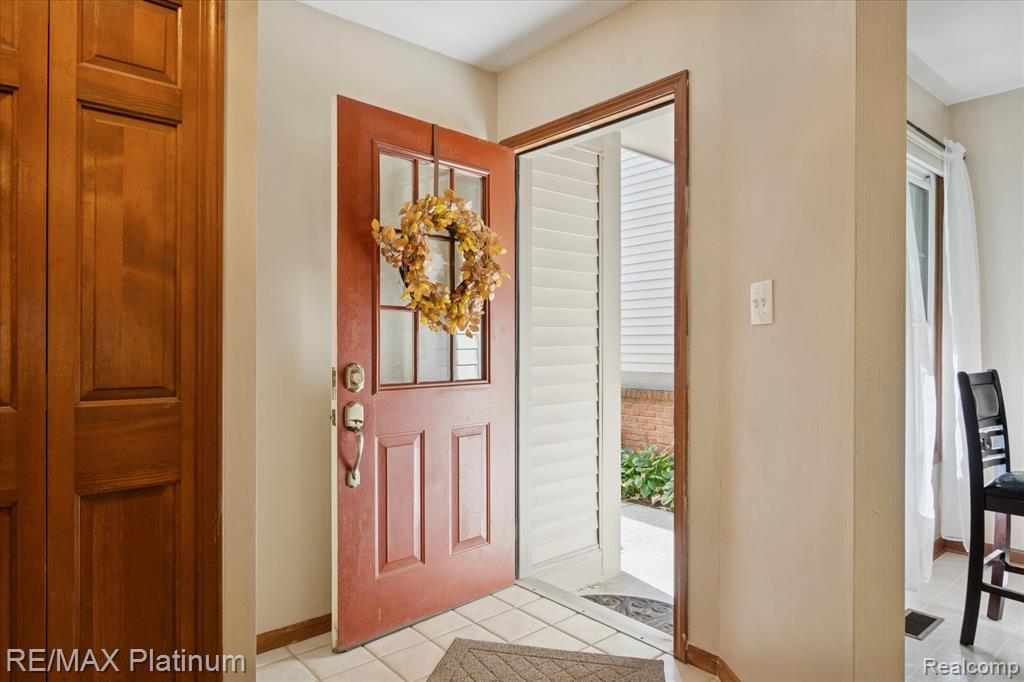 852 Woodridge Hills Drive, Brighton, MI 48116 — Photo 7