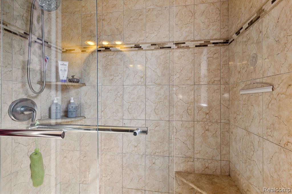 4174 BERKSHIRE Drive, Sterling Heights, MI 48314 — Photo 24