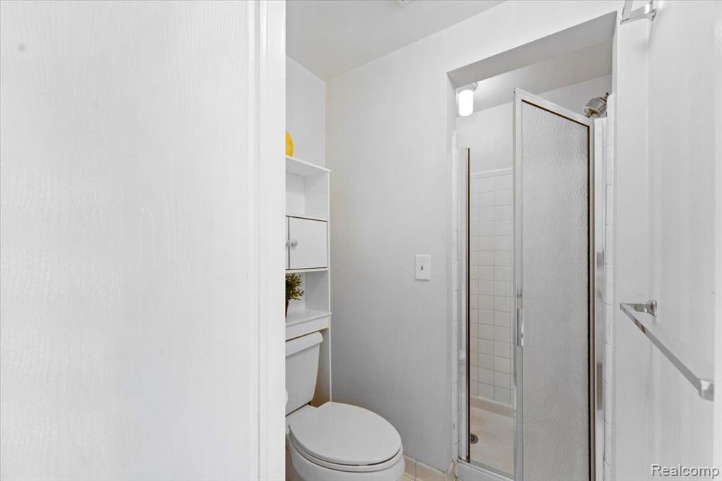 21382 E GLEN HAVEN Circle, Northville, MI 48167 — Photo 14