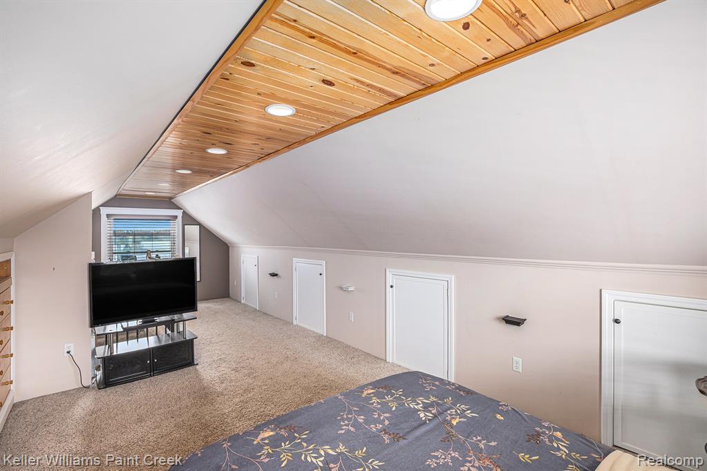 325 West Flint Street, Lake Orion, MI 48362 — Photo 12