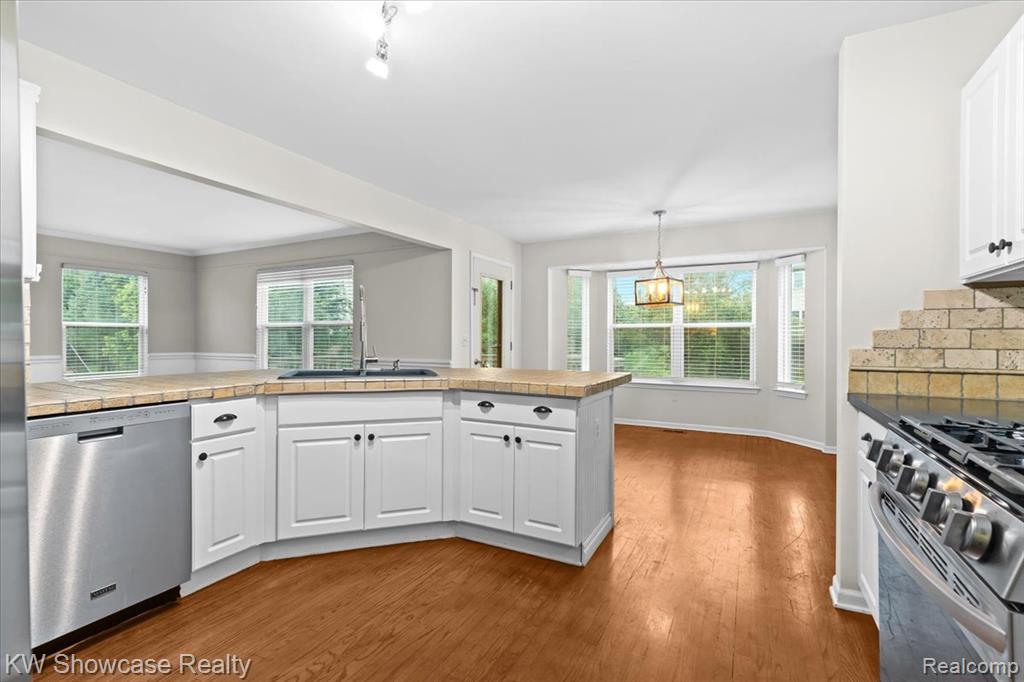 4254 Warrington Drive, Wixom, MI 48393 — Photo 9