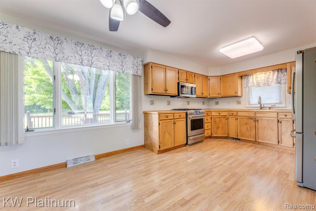 4415 Krafft Road, Fort Gratiot, MI 48059 — Photo 7