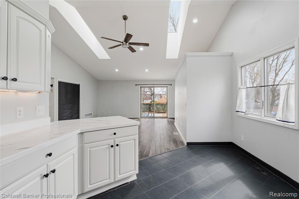 4015 Green Lake Road, West Bloomfield, MI 48324 — Photo 14