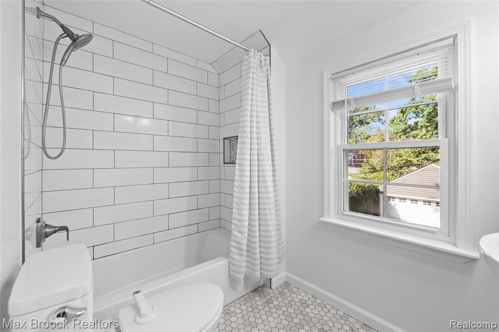 651 N Melborn Street, Dearborn, MI 48128 — Photo 12
