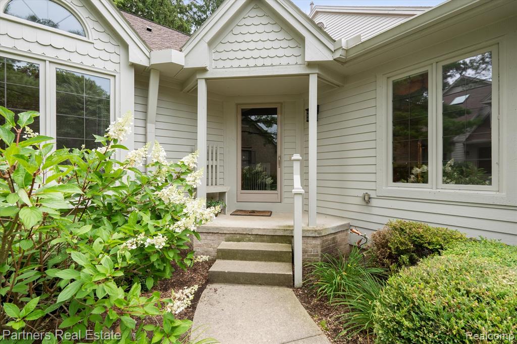 4445 Golf View Drive, Brighton, MI 48116 — Photo 4