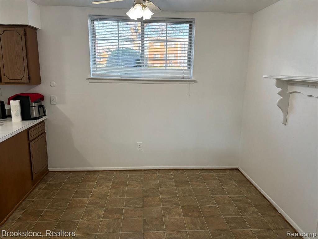 8219 DENWOOD Drive, Sterling Heights, MI 48312 — Photo 9