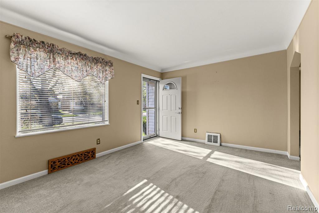 9896 Park Avenue, Allen Park, MI 48101 — Photo 6