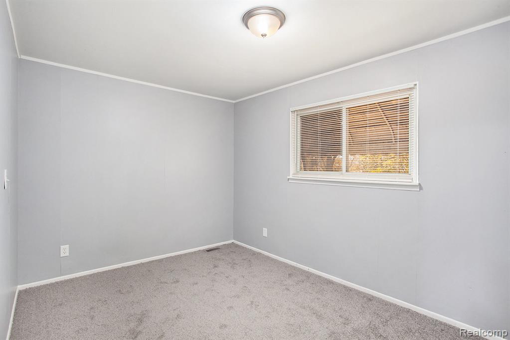 61 N Tasmania Street, Pontiac, MI 48342 — Photo 6