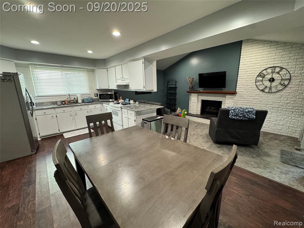 4121 Anthony Drive, Sterling Heights, MI 48310 — Photo 13