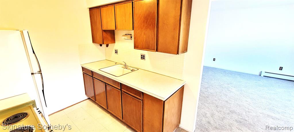 20870 Wildwood, 221, Harper Woods, MI 48225 — Photo 10