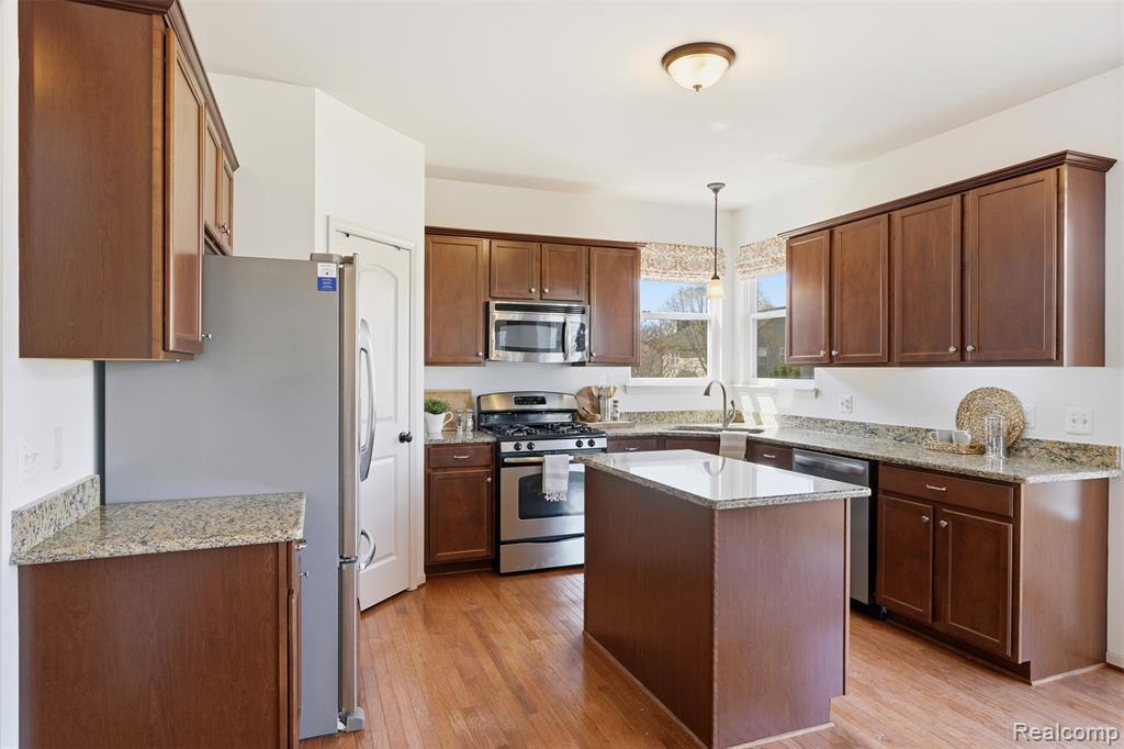 58 Blackberry Drive, White Lake, MI — Photo 9