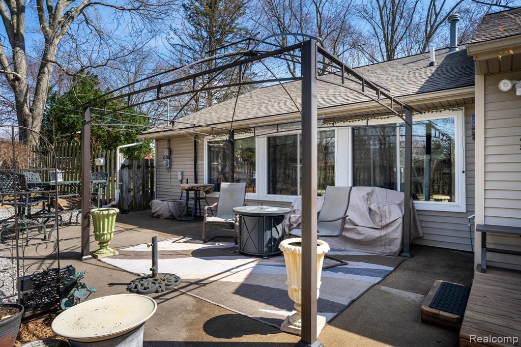 2941 Silverhill Drive, Waterford, MI 48329 — Photo 34