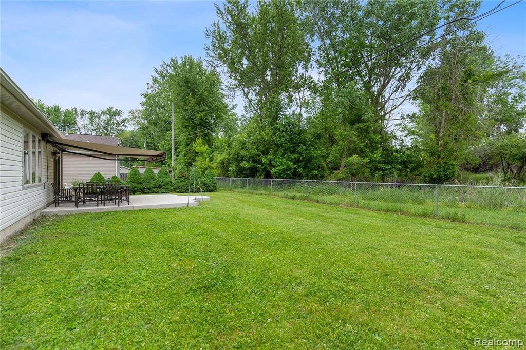 39562 Macomber Street, Harrison Township, MI — Photo 24