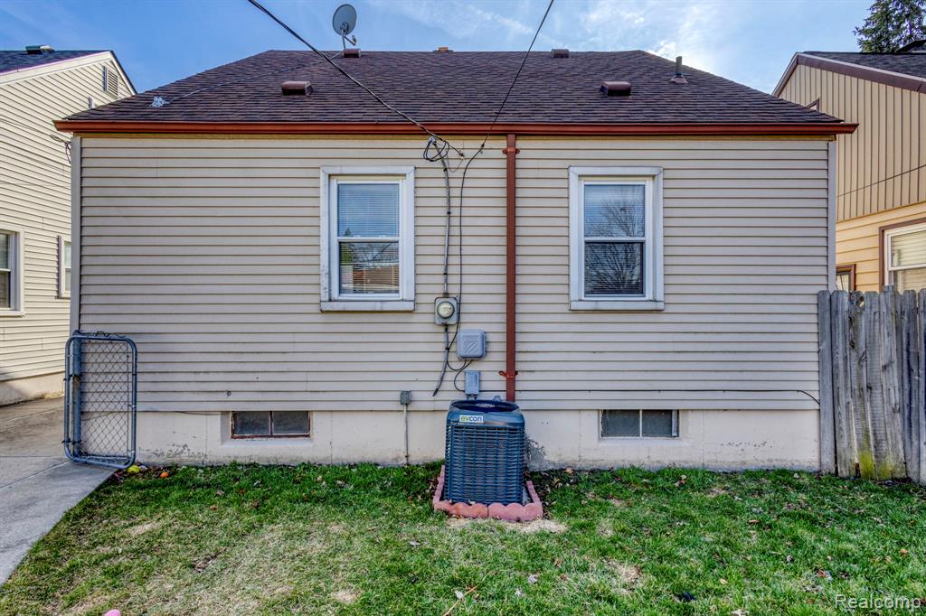 2374 Detroit Avenue, Lincoln Park, MI 48146 — Photo 23