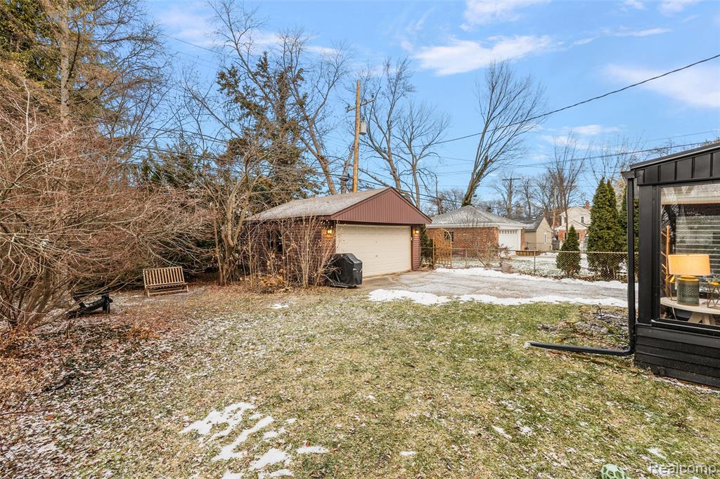 10024 Kingston Avenue, Huntington Woods, MI — Photo 28