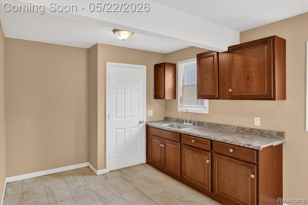 9160 Winthrop Street, Detroit, MI 48228 — Photo 15